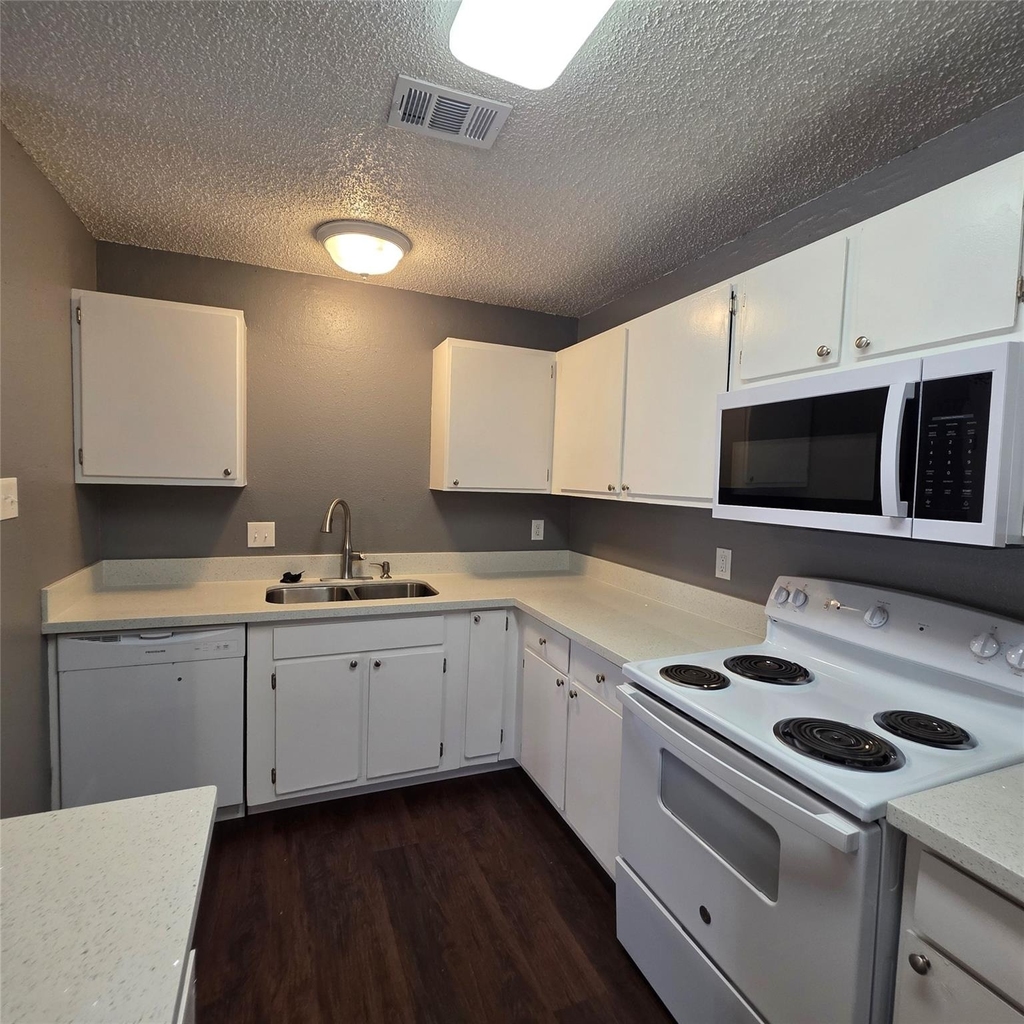23535 Tree House Lane - Photo 3
