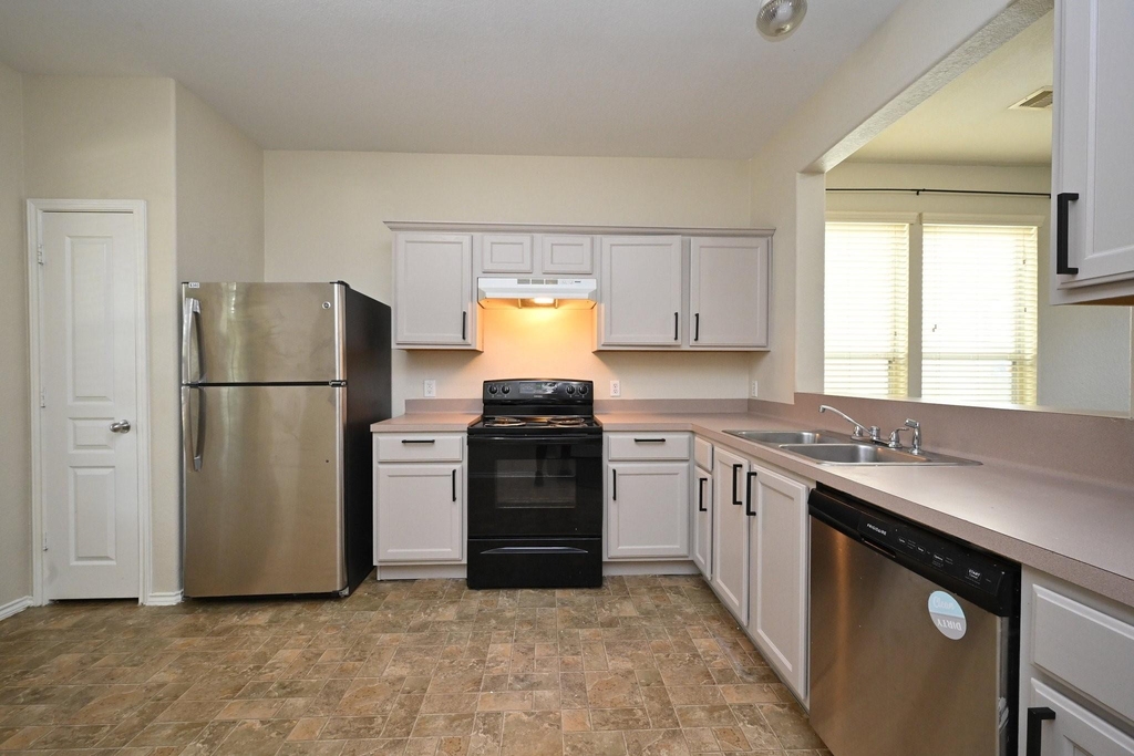 16806 Mammoth Springs Drive - Photo 3