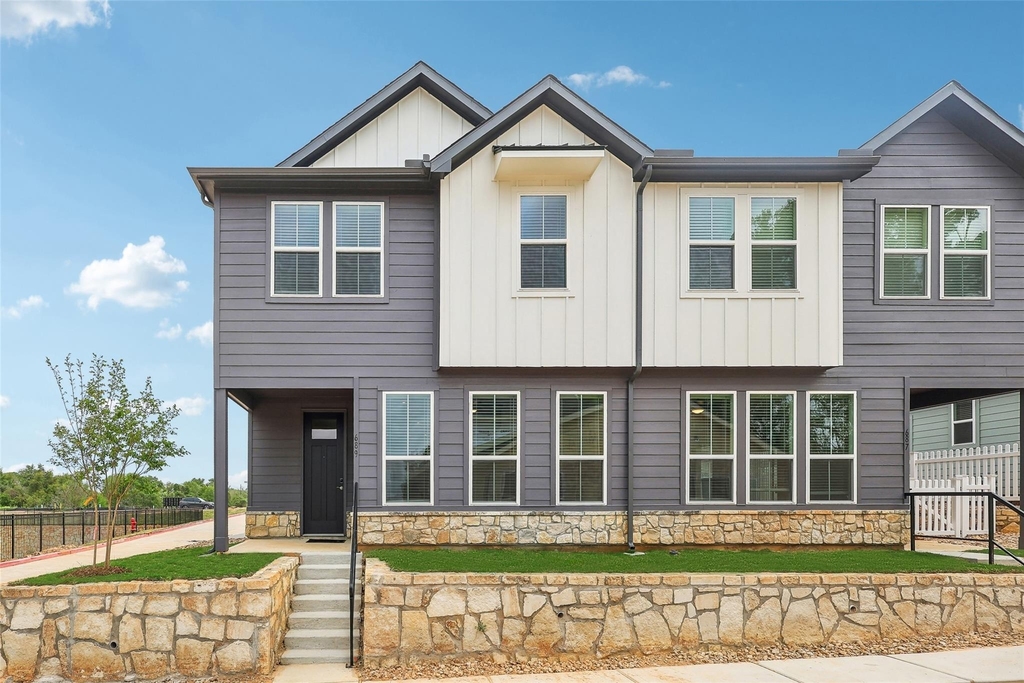 631 Canvas Ave - Photo 1