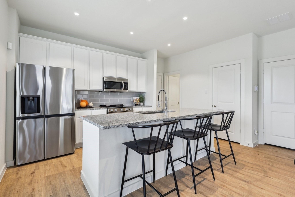 631 Canvas Ave - Photo 2