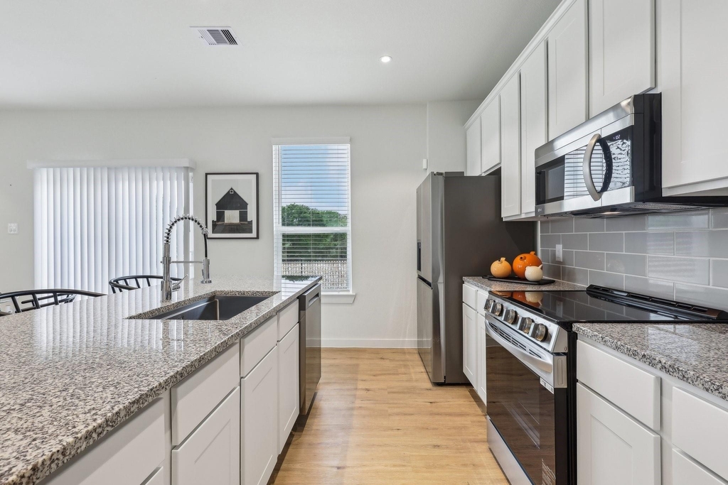 631 Canvas Ave - Photo 6