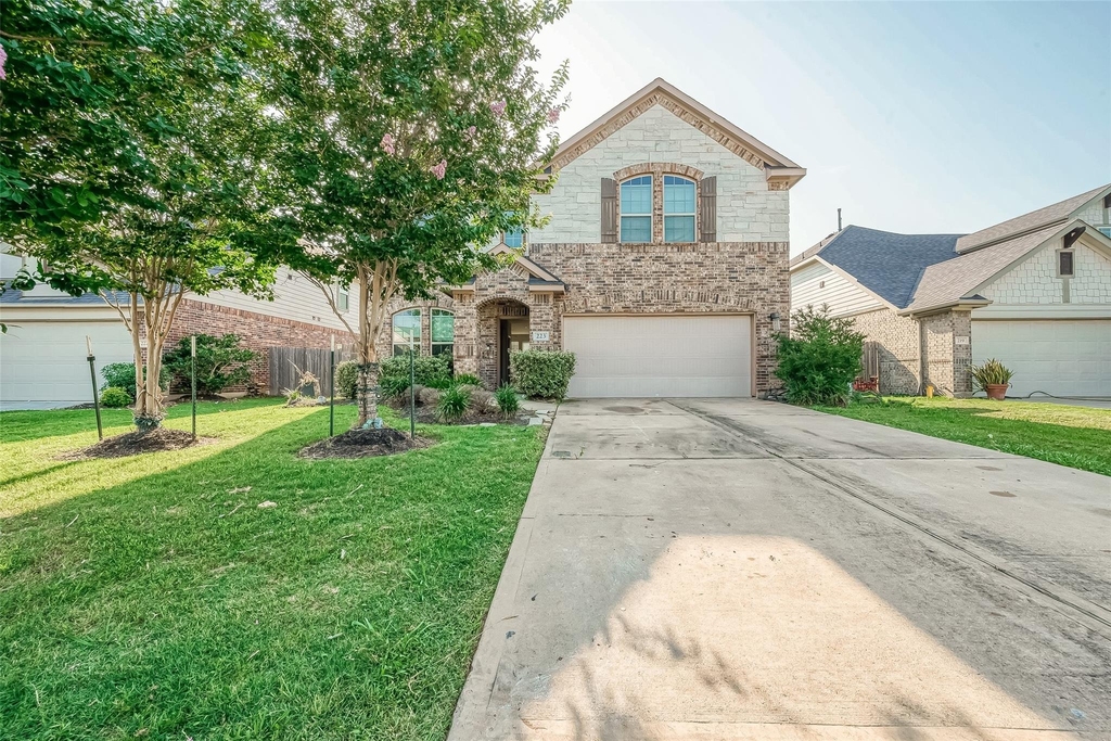 223 Sintra Lake Way - Photo 0
