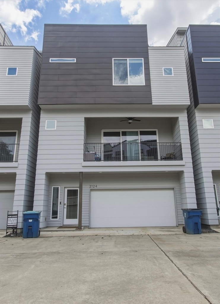 2124 Dennis Street - Photo 0