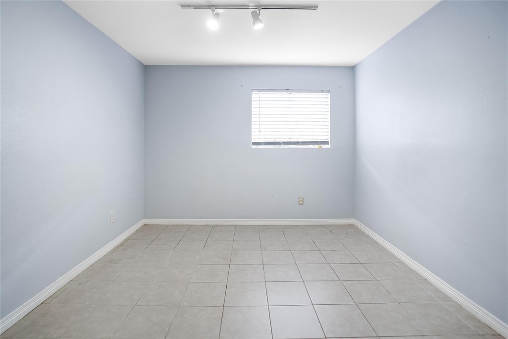 7500 West Loop S - Photo 11
