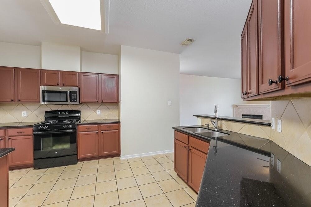 12226 Carriage Oak Circle - Photo 4