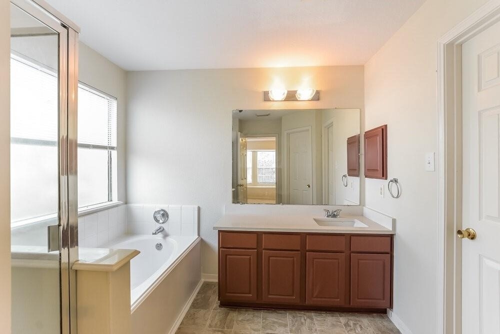 12226 Carriage Oak Circle - Photo 8