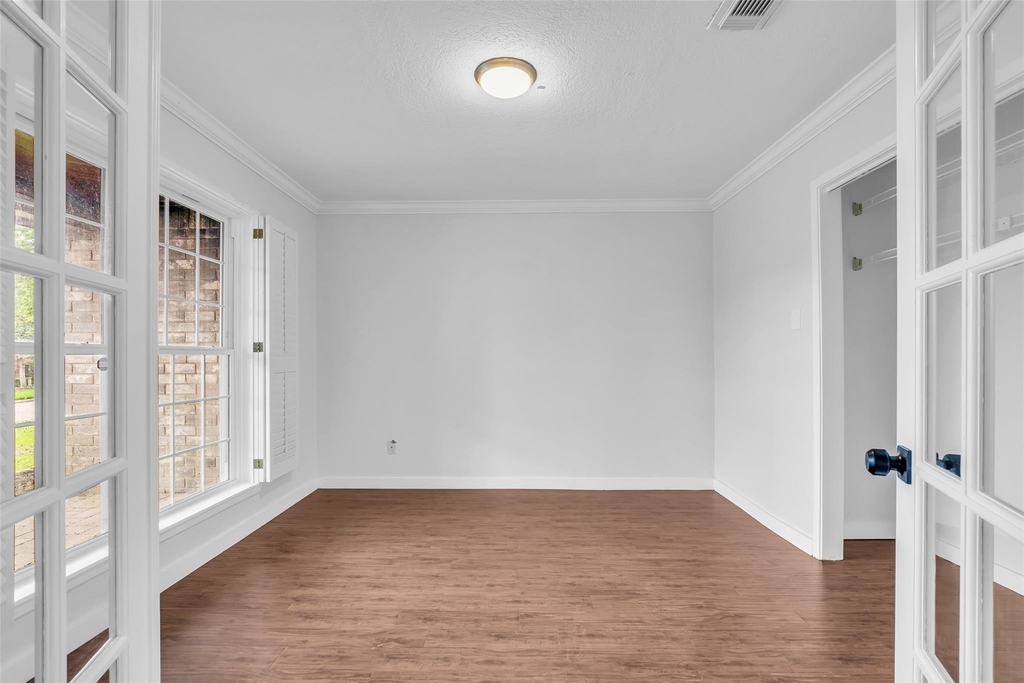 6835 Queensclub Drive - Photo 4