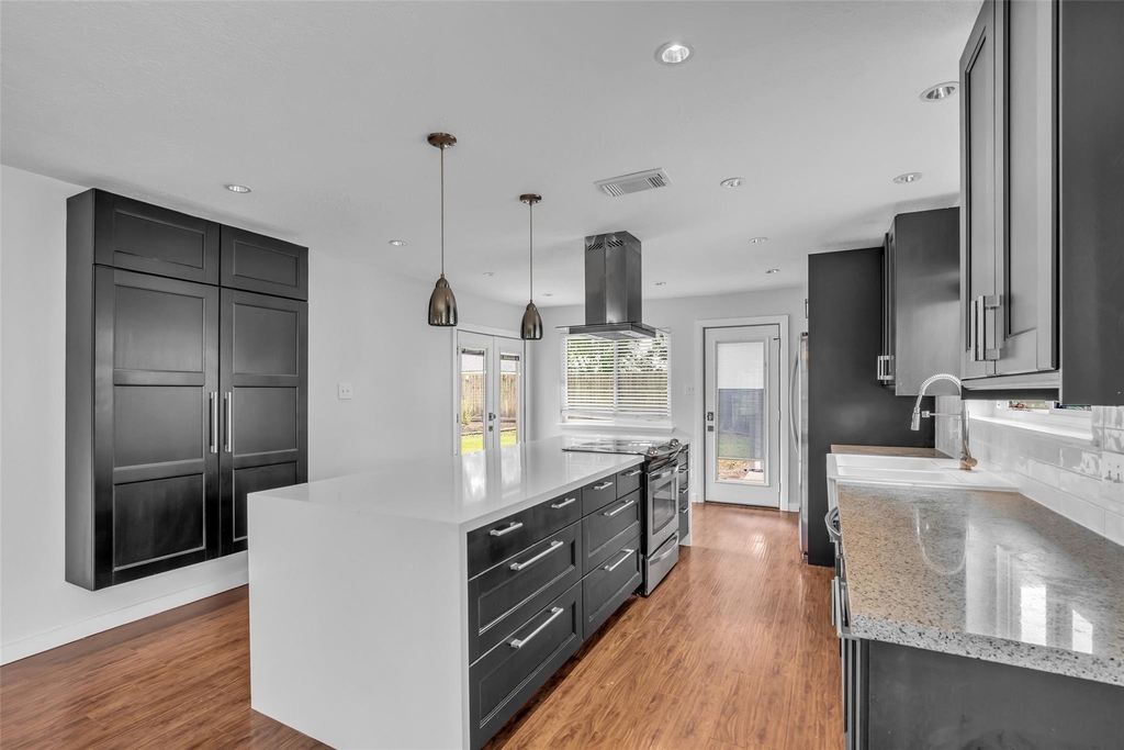 6835 Queensclub Drive - Photo 7