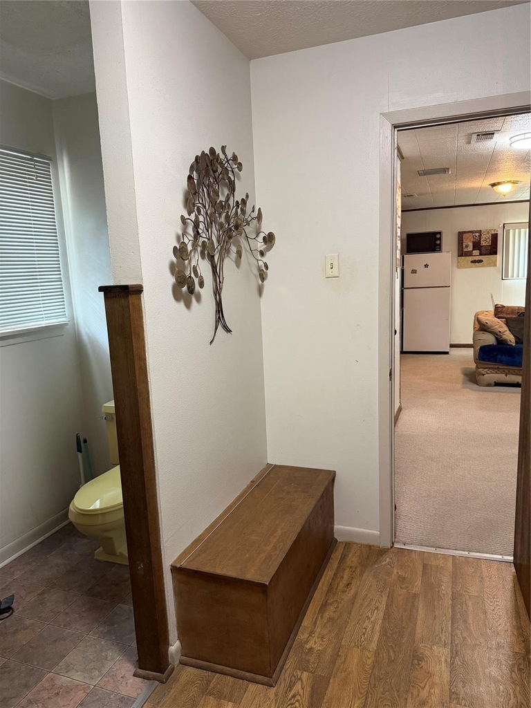 1906 Amy Drive - Photo 6