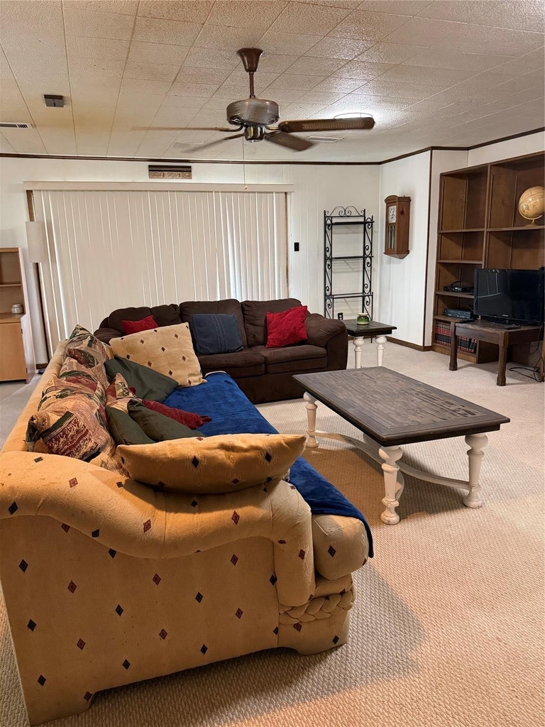 1906 Amy Drive - Photo 2