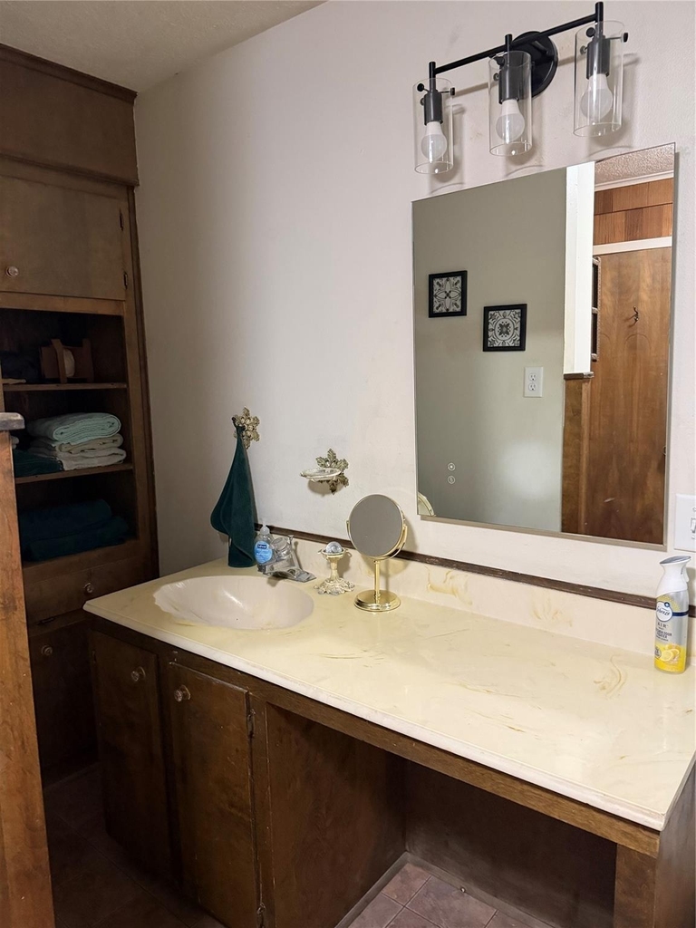 1906 Amy Drive - Photo 7