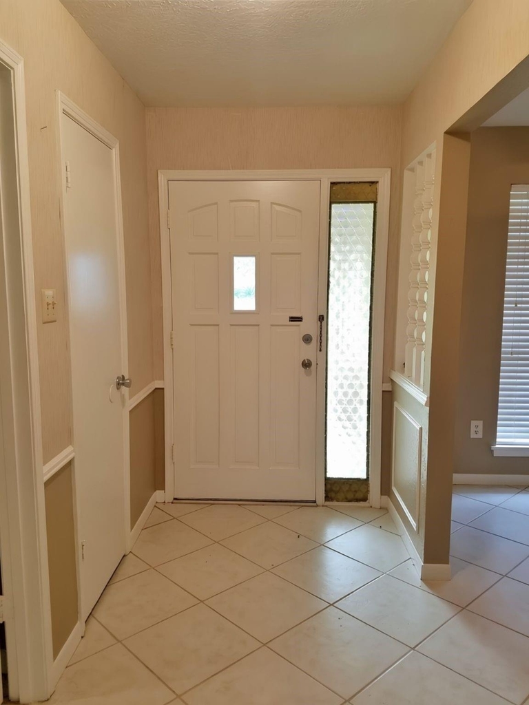 3800 Kingsway Drive - Photo 2