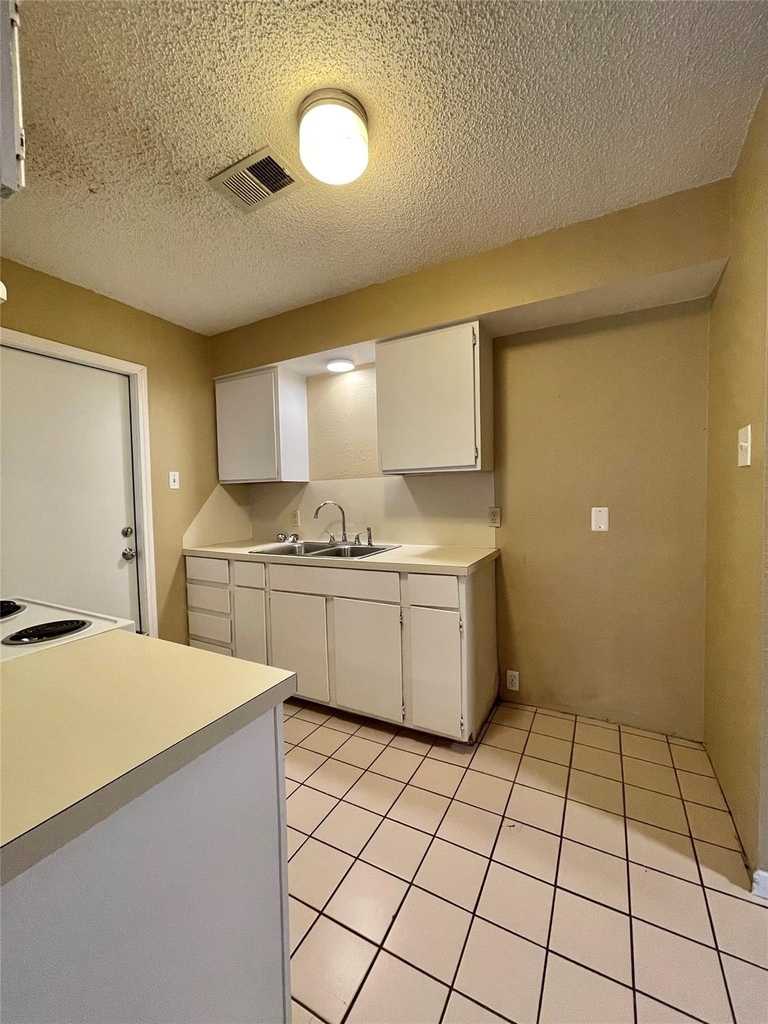 1510 N Avenue Q - Photo 5