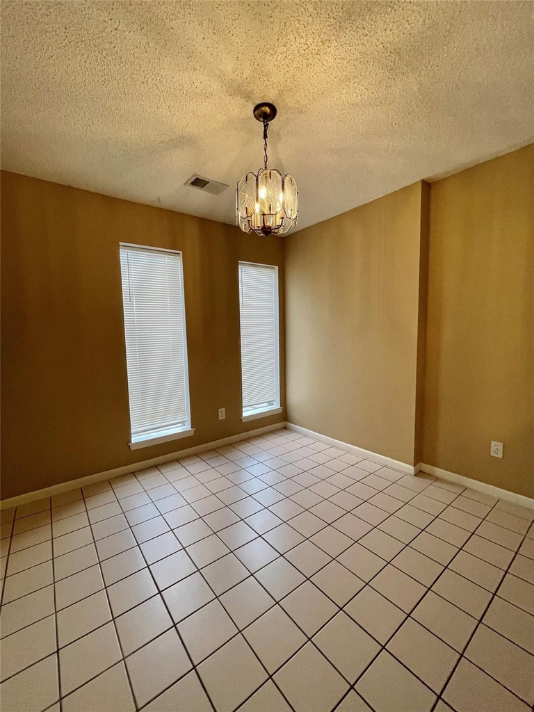1510 N Avenue Q - Photo 4
