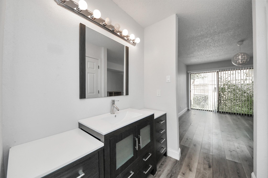 11917 Bob White Drive - Photo 9