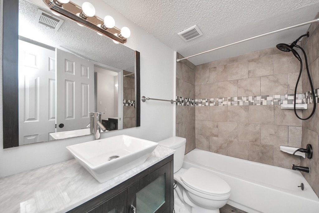 11917 Bob White Drive - Photo 10
