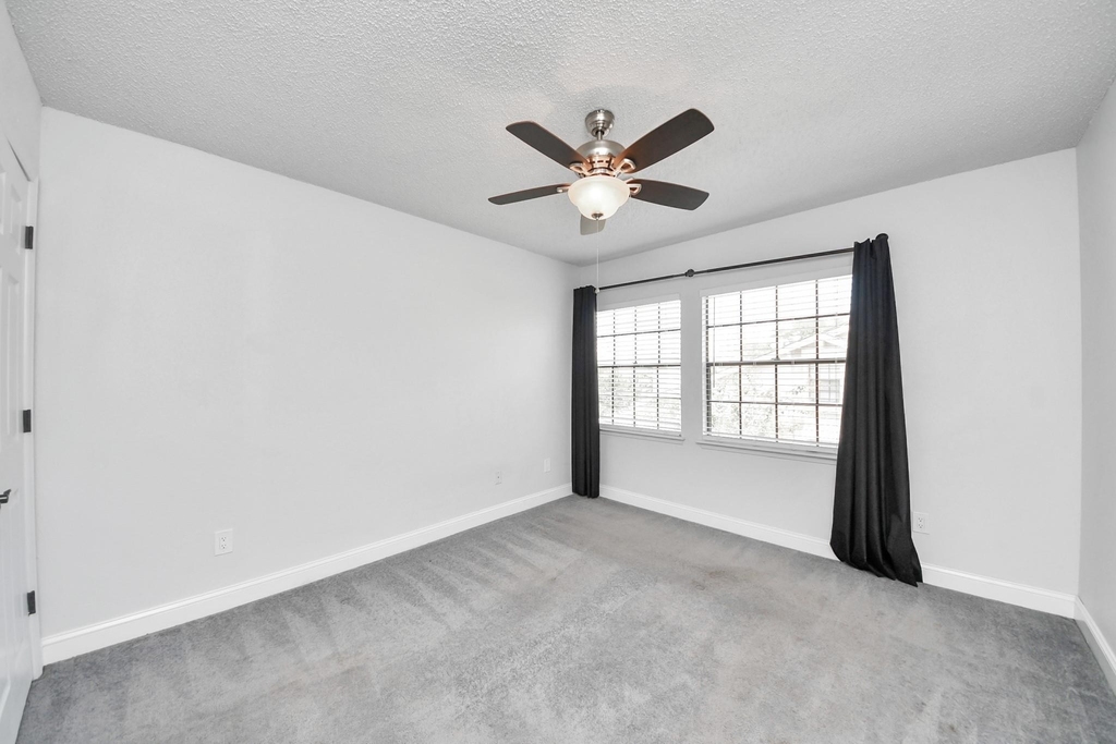 11917 Bob White Drive - Photo 19