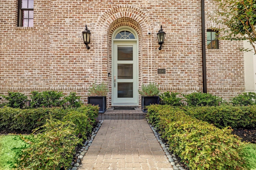 1147 Castellina Lane - Photo 2