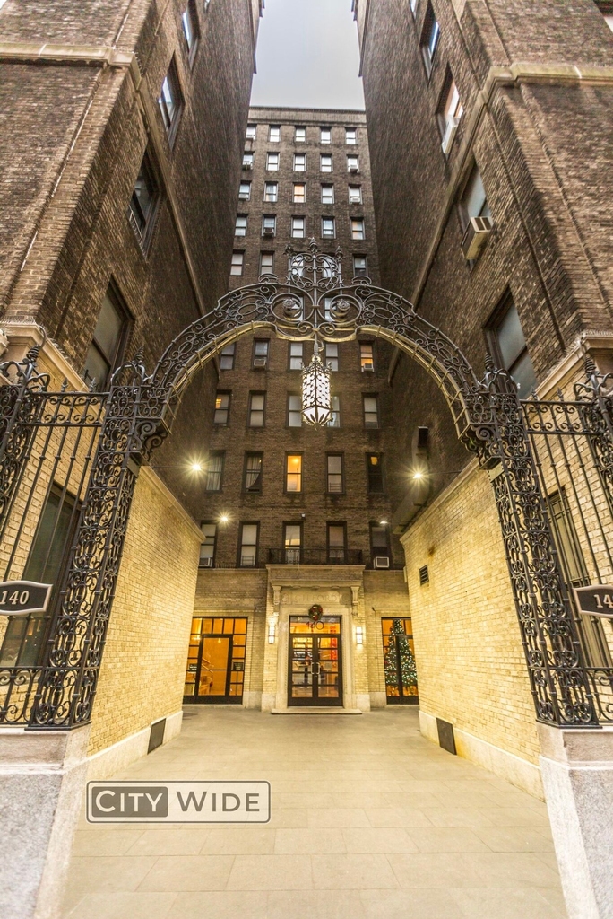 46th and Lex - Photo 4