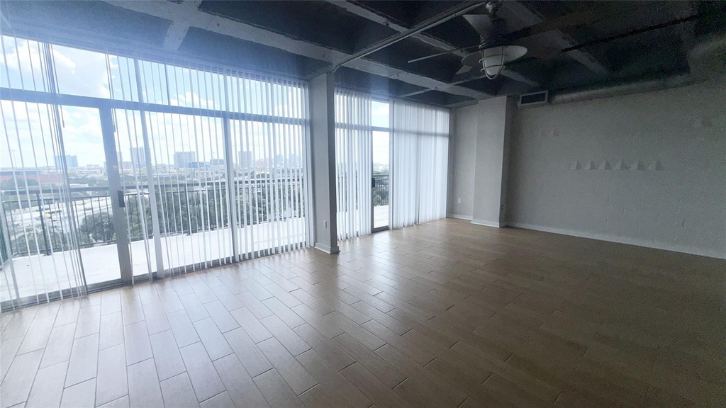 230 W Alabama Street - Photo 11