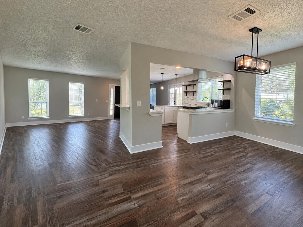 9222 Silver Tip Drive - Photo 2