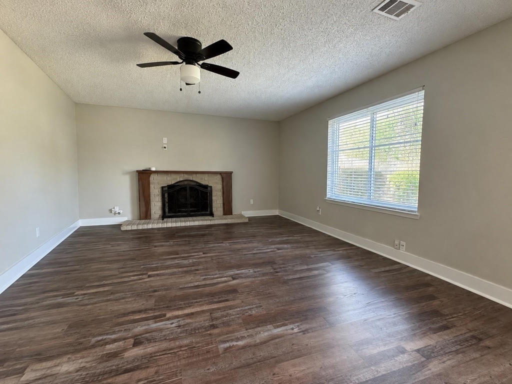 9222 Silver Tip Drive - Photo 5