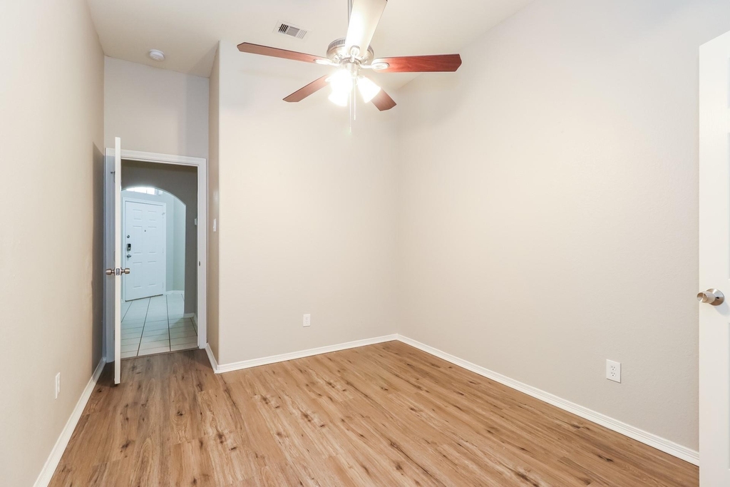 2307 Jefferson Crossing Drive - Photo 11