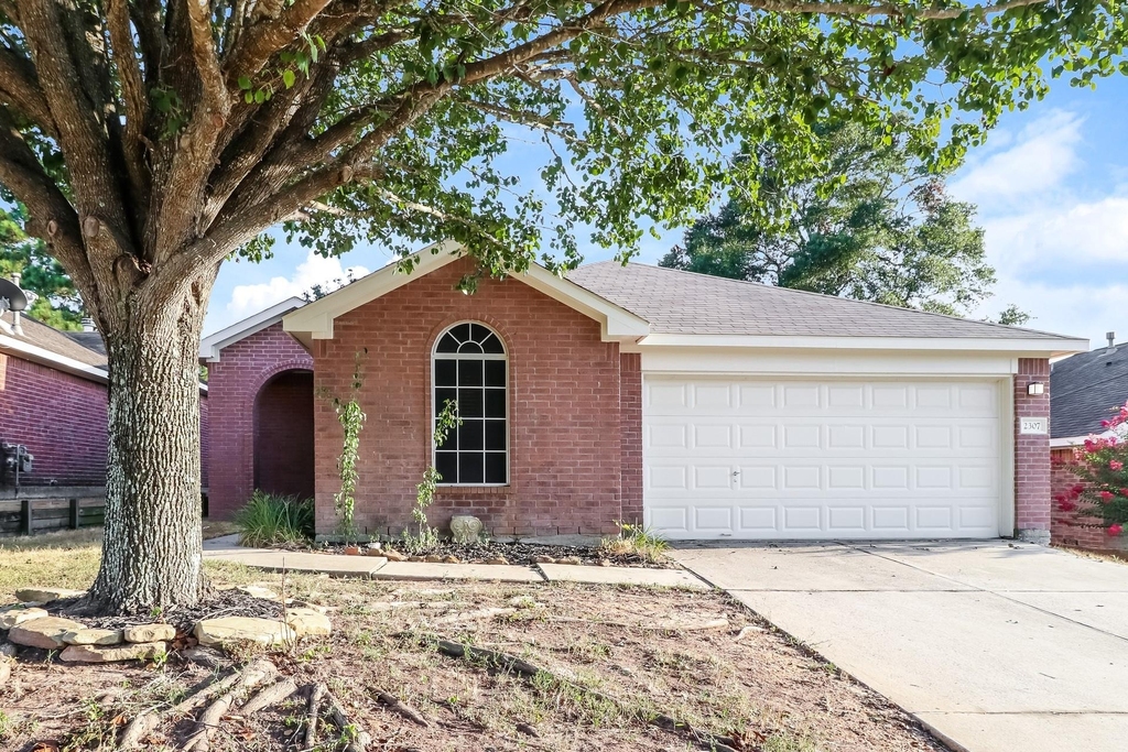 2307 Jefferson Crossing Drive - Photo 0