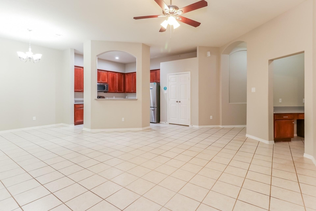 2307 Jefferson Crossing Drive - Photo 2