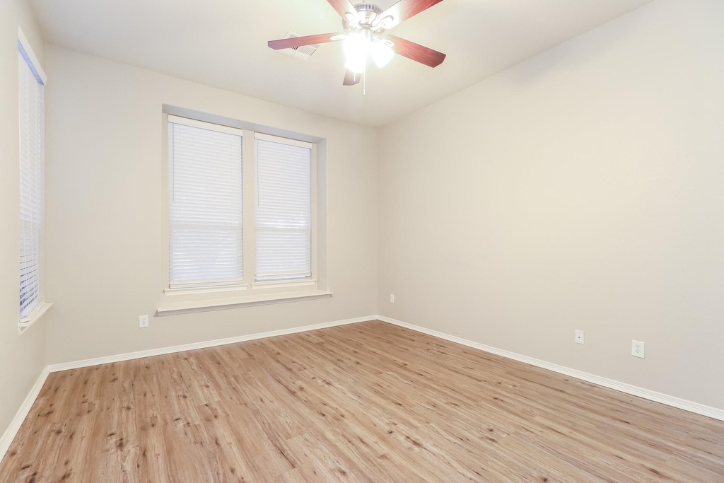 2307 Jefferson Crossing Drive - Photo 8