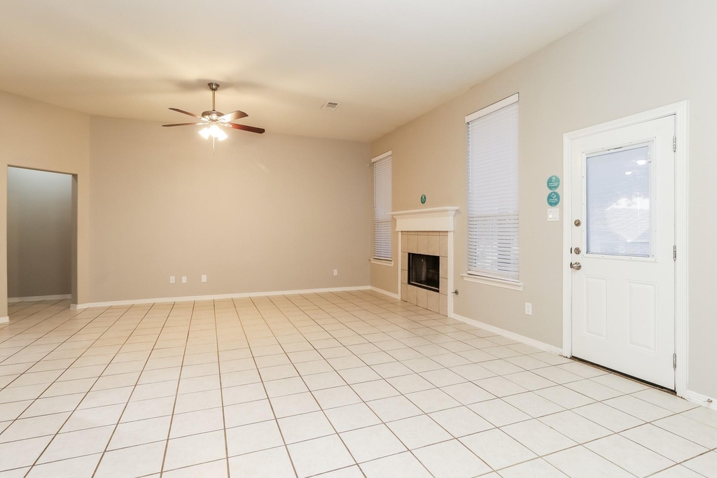 2307 Jefferson Crossing Drive - Photo 3