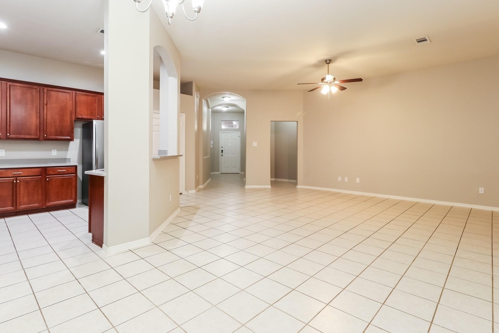 2307 Jefferson Crossing Drive - Photo 4