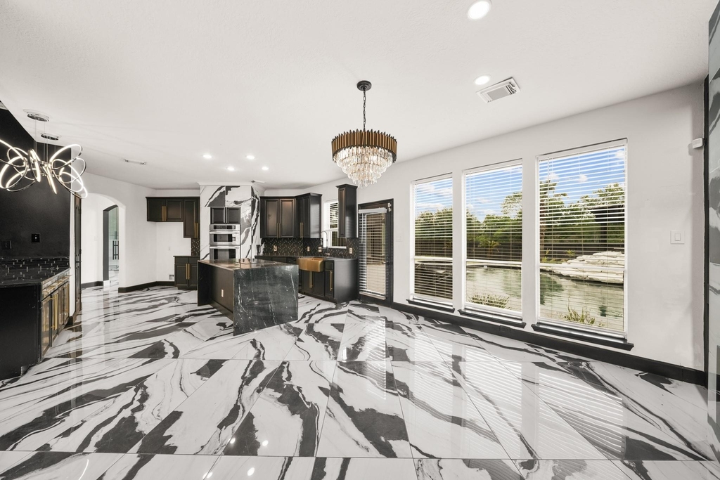 2027 Cullen Boulevard - Photo 22