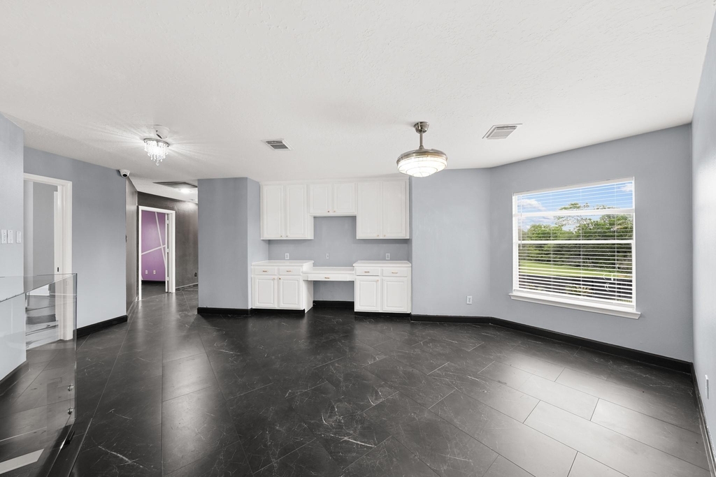 2027 Cullen Boulevard - Photo 30