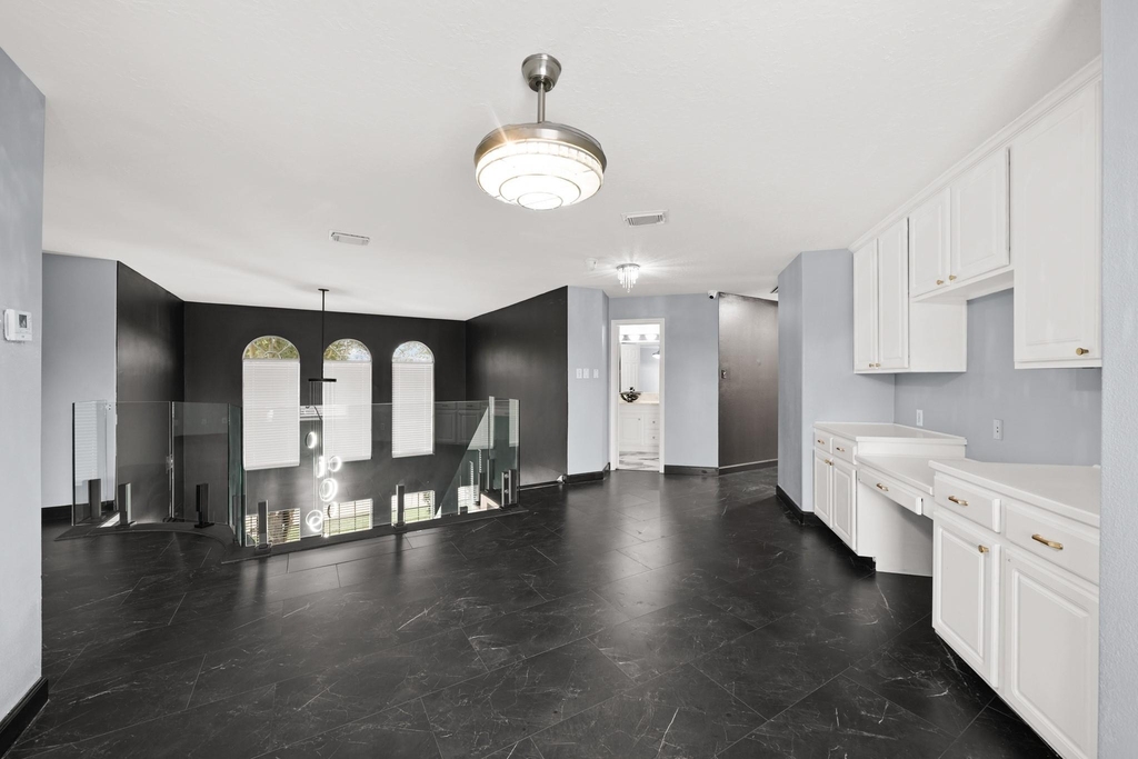 2027 Cullen Boulevard - Photo 29
