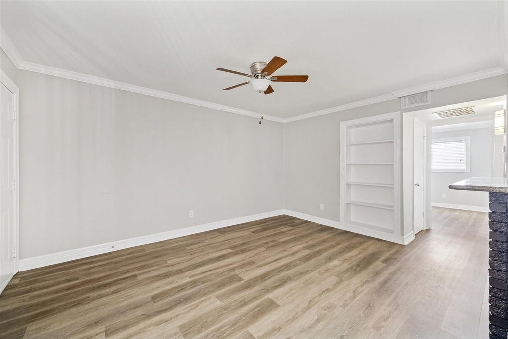 201 Emerson Street - Photo 5