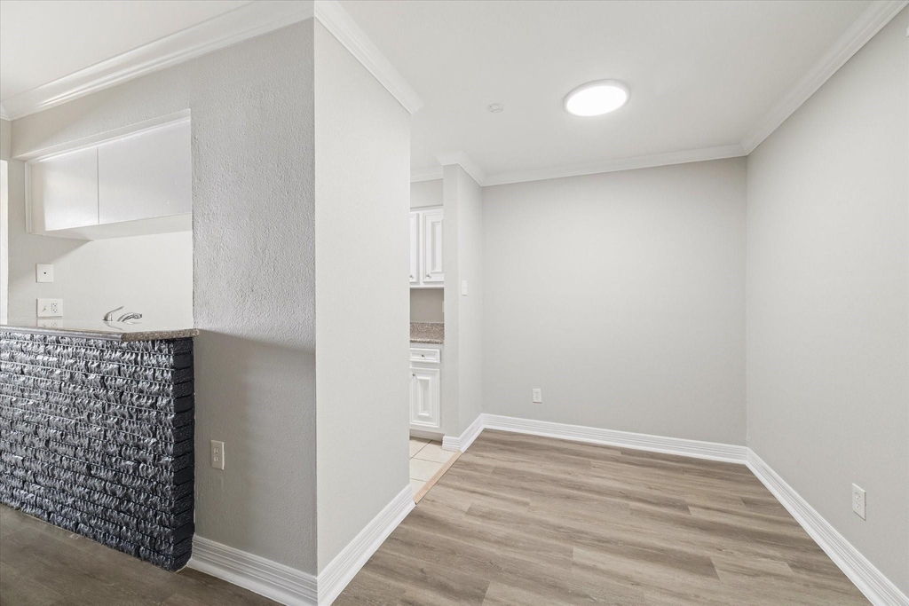 201 Emerson Street - Photo 4