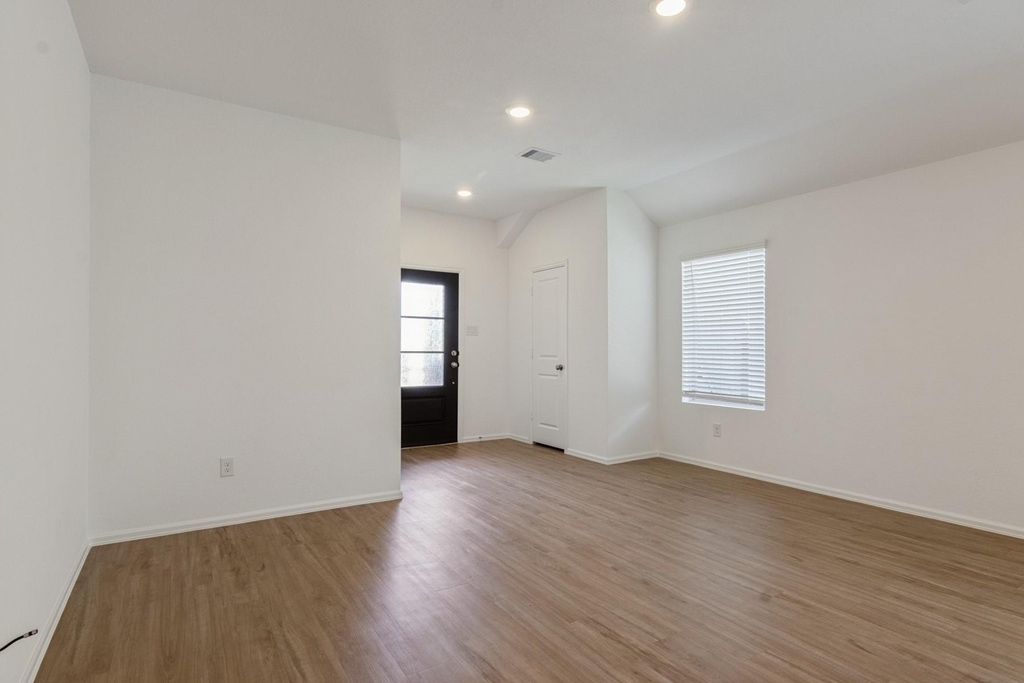 1950 Barrett Gables Drive - Photo 4