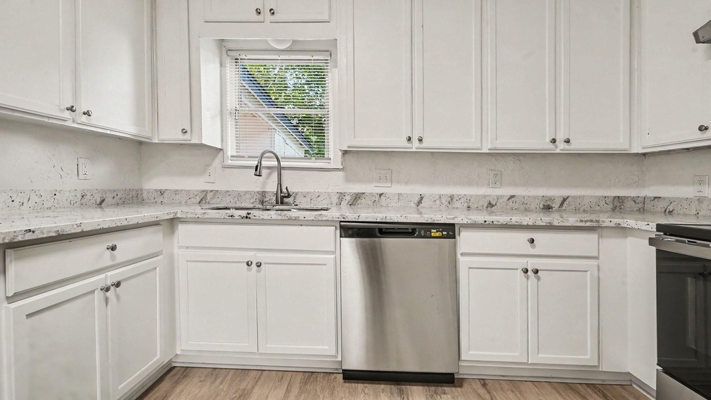 654 Ridge Drive - Photo 7