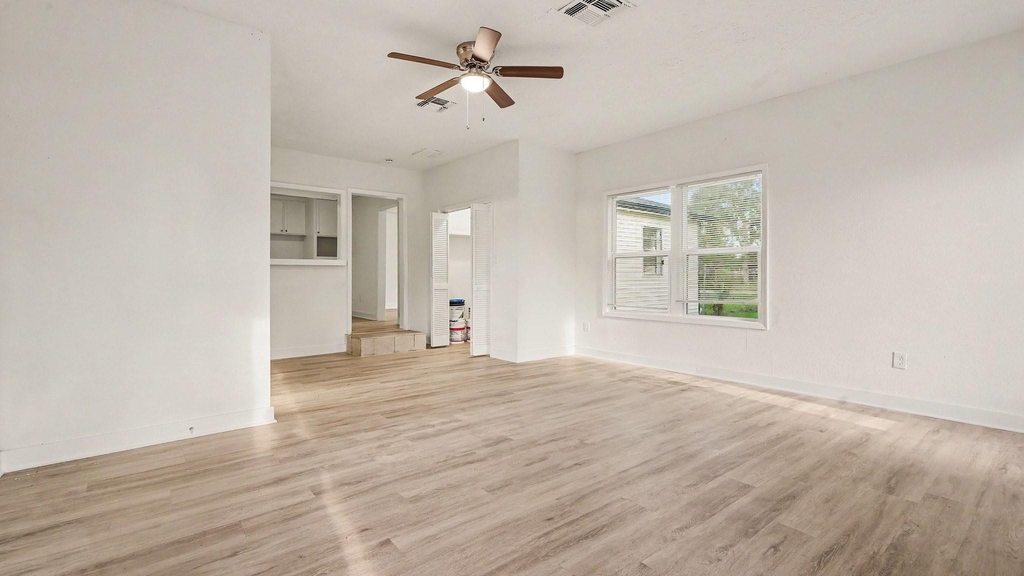 654 Ridge Drive - Photo 4