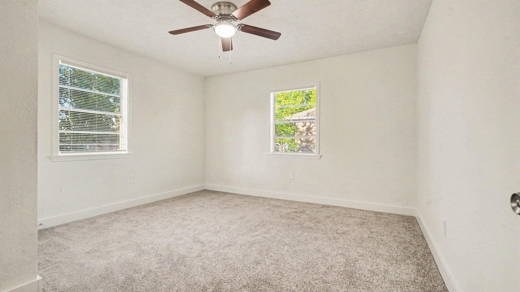 654 Ridge Drive - Photo 12