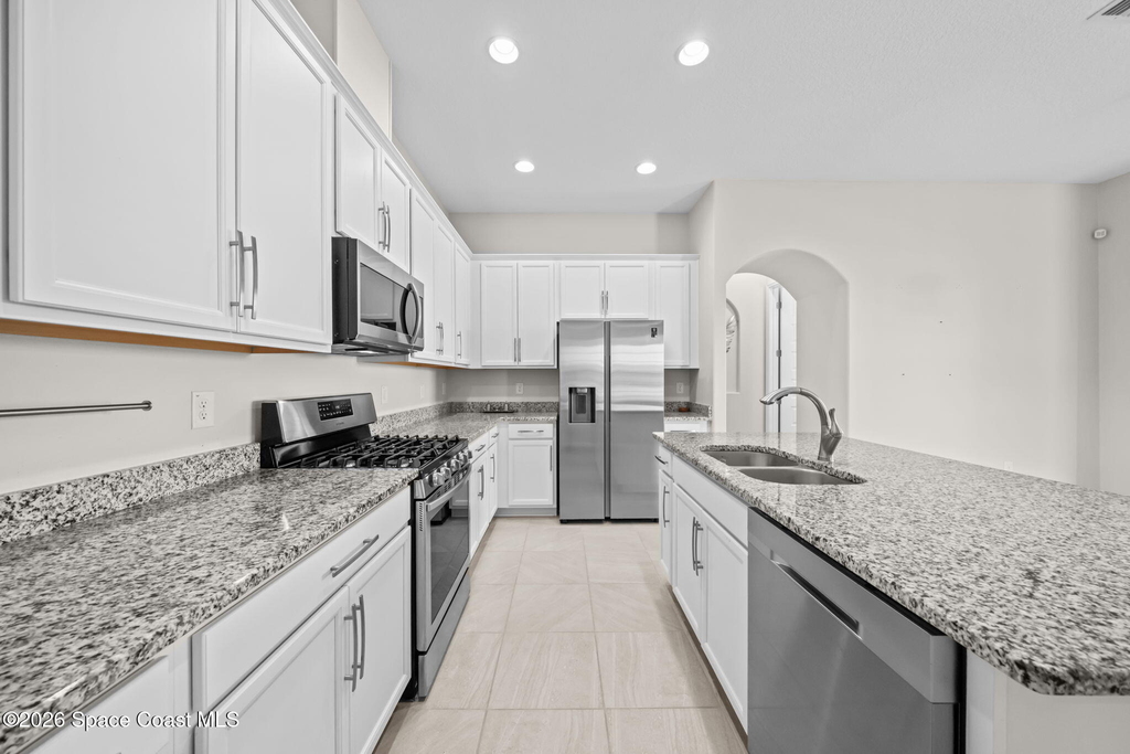 8008 Gullen Drive - Photo 6