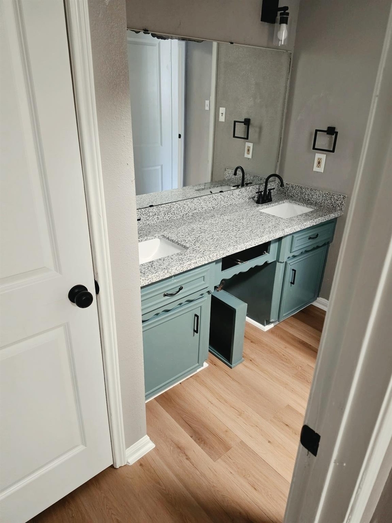 6215 Bankside Drive - Photo 11