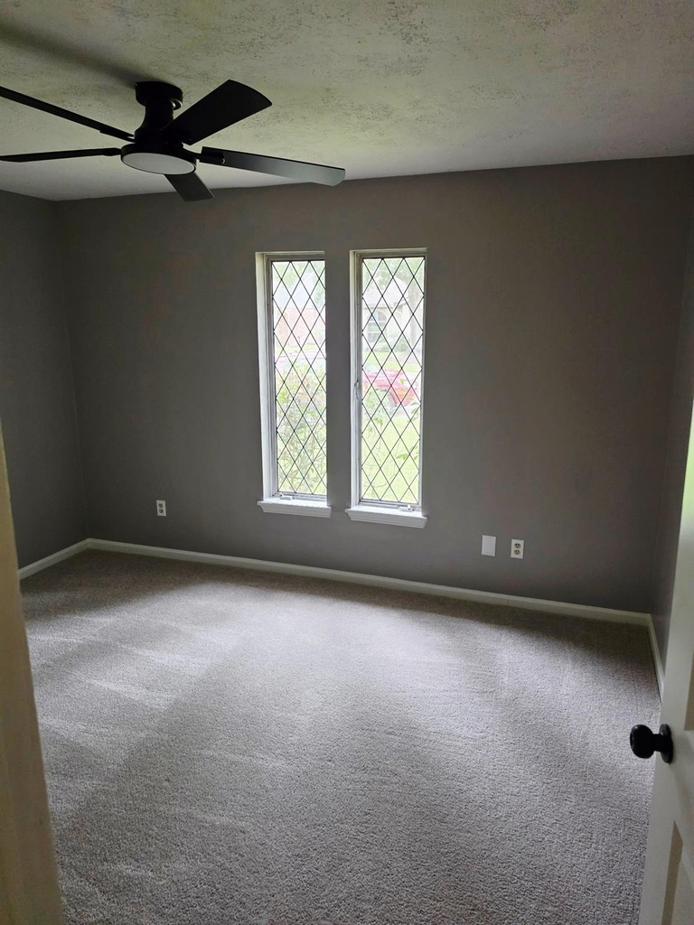 6215 Bankside Drive - Photo 8