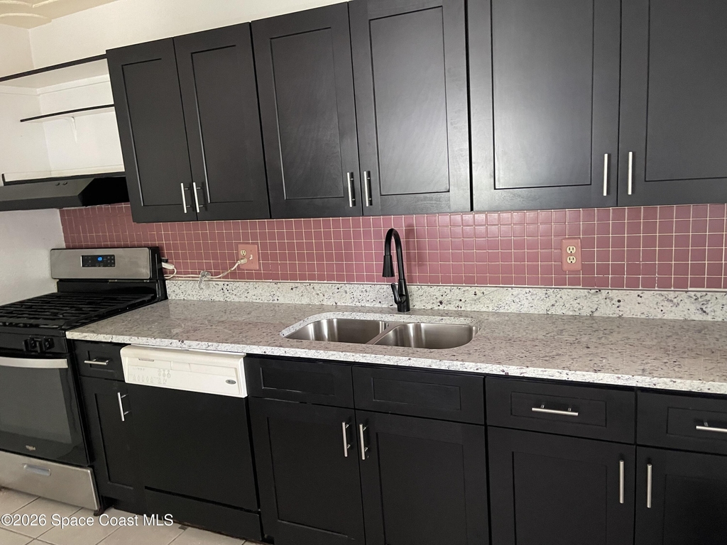 2245 Saint Swithin Lane - Photo 7