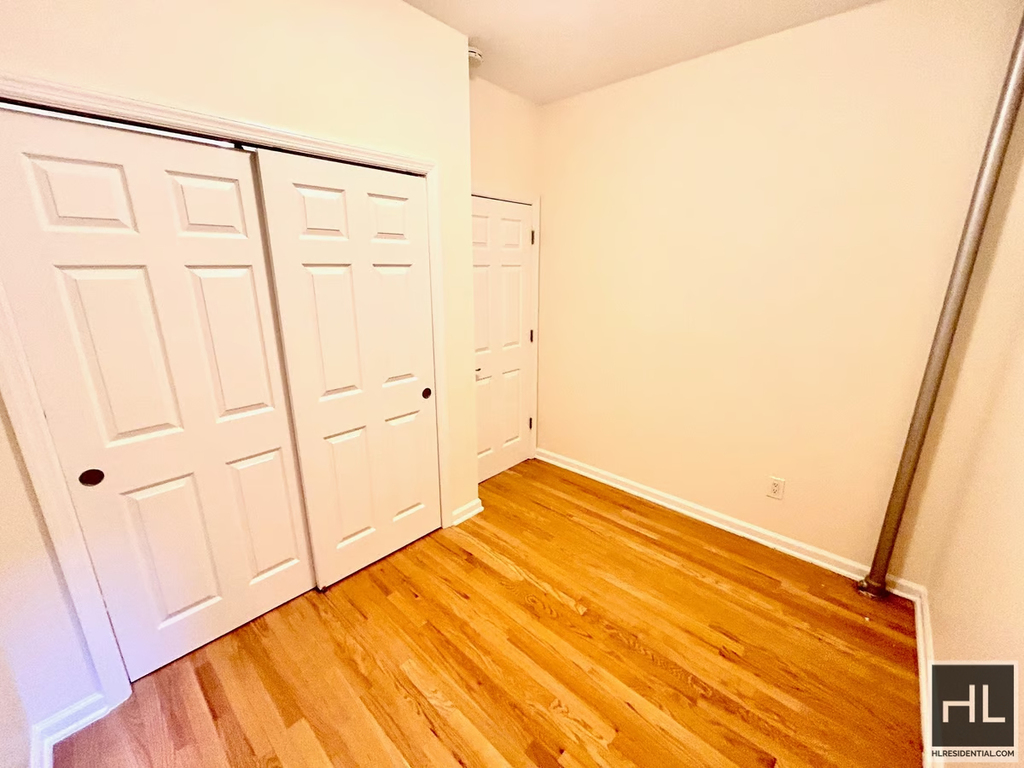 East 89 Street - Photo 2