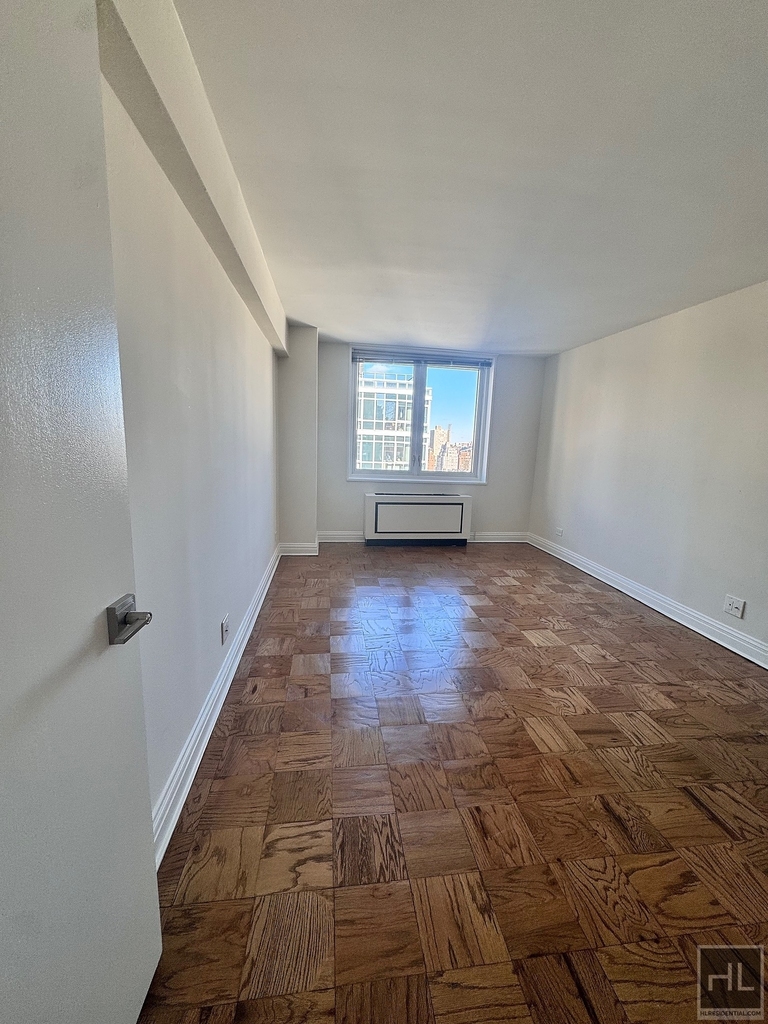 East 71st Street - Photo 2