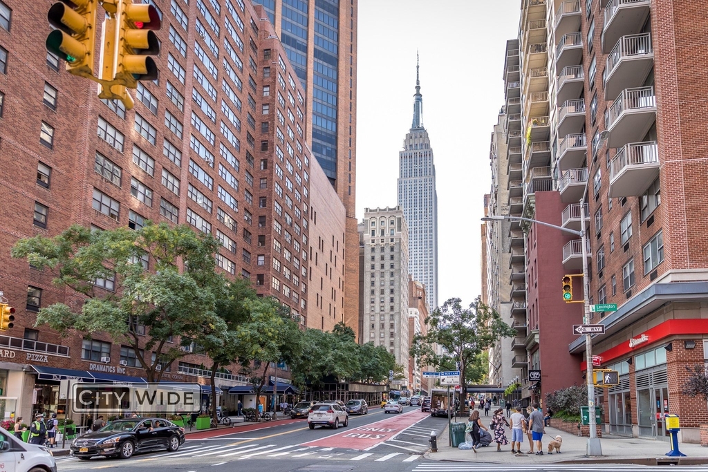 35th and 3rd Ave - Photo 4