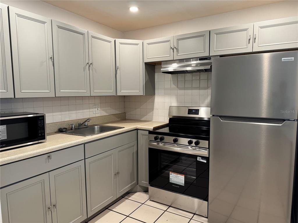 2501 Harn Boulevard - Photo 1