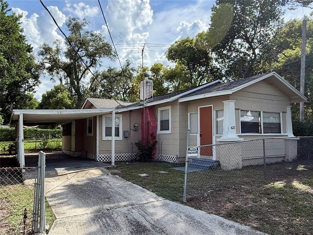 621 E Myrtle Street - Photo 0